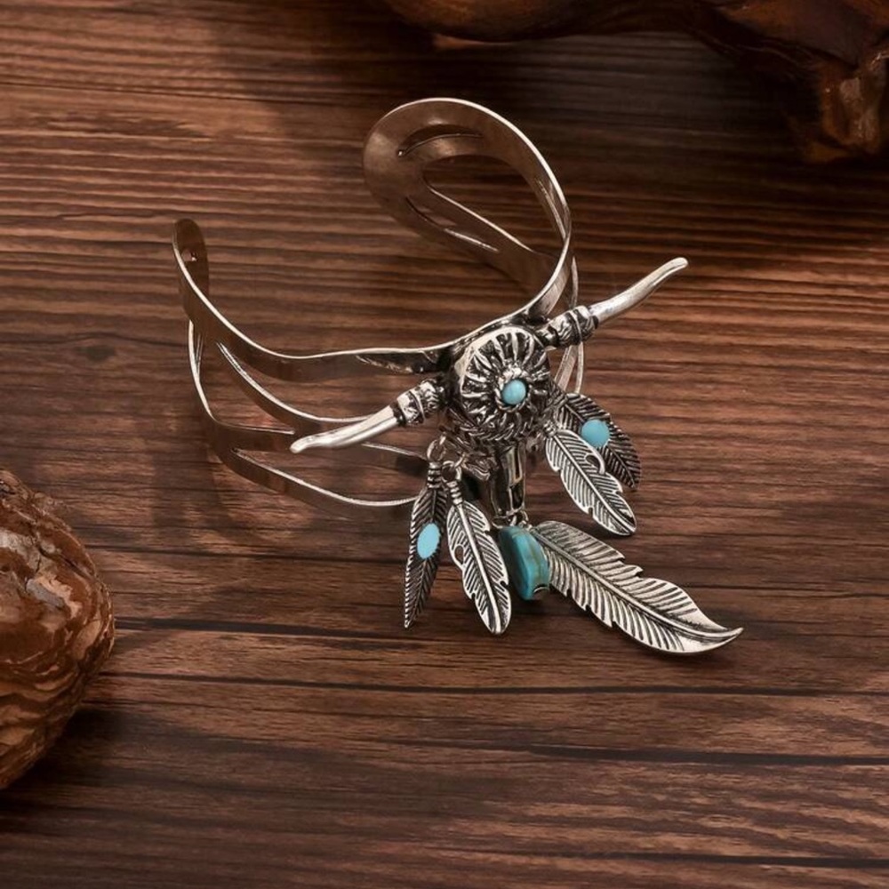 Silver Feather Charm Bracelet - Picture 4 of 5